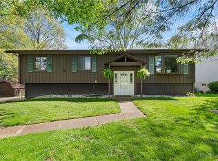 370 Applegrove St NE, North Canton, OH 44720