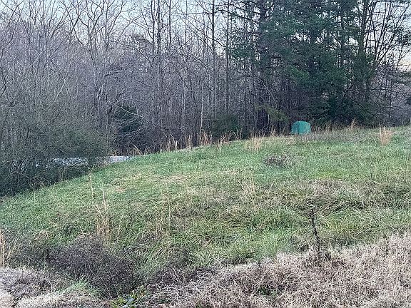 3rd image of 3417 Gatewood Dr