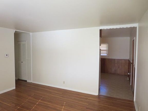 5th image of 511 Sandalwood Dr