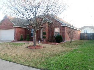 7124 Lake Hawkins Dr, Arlington, TX 76002