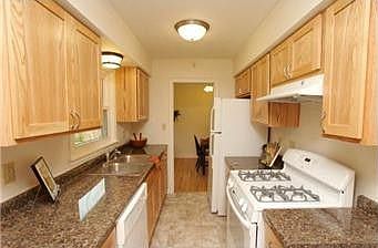 1st image of 791 Hoyt Ave E