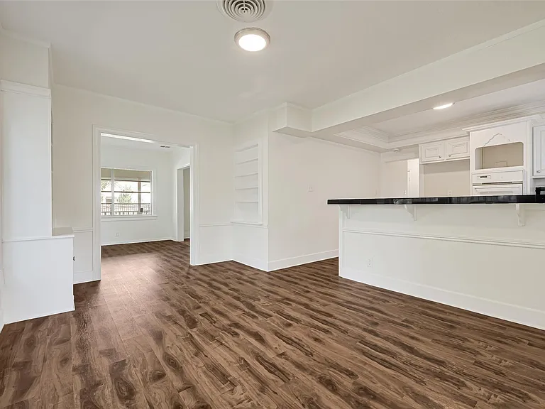 7017 Schley St — Photo 9
