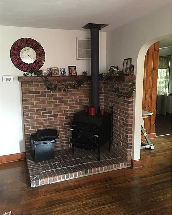2nd image of 4312 Scott St
