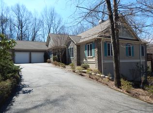 7 Rustic Ct, Landrum, SC 29356