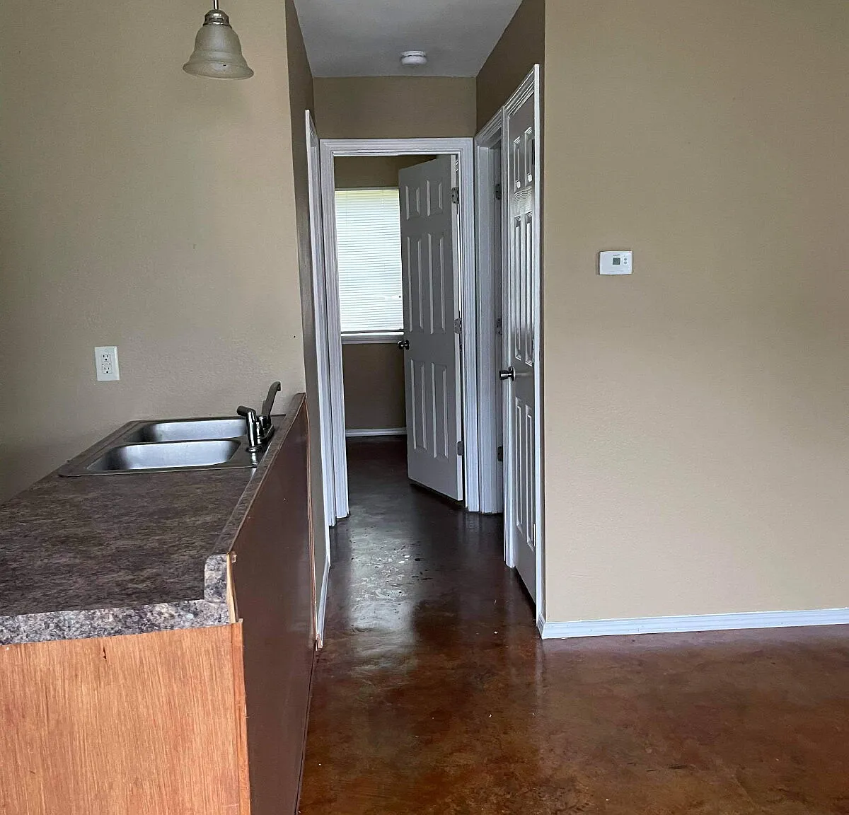 2 bed, 1.0 bath, 710 sqft, $695 — Photo 4