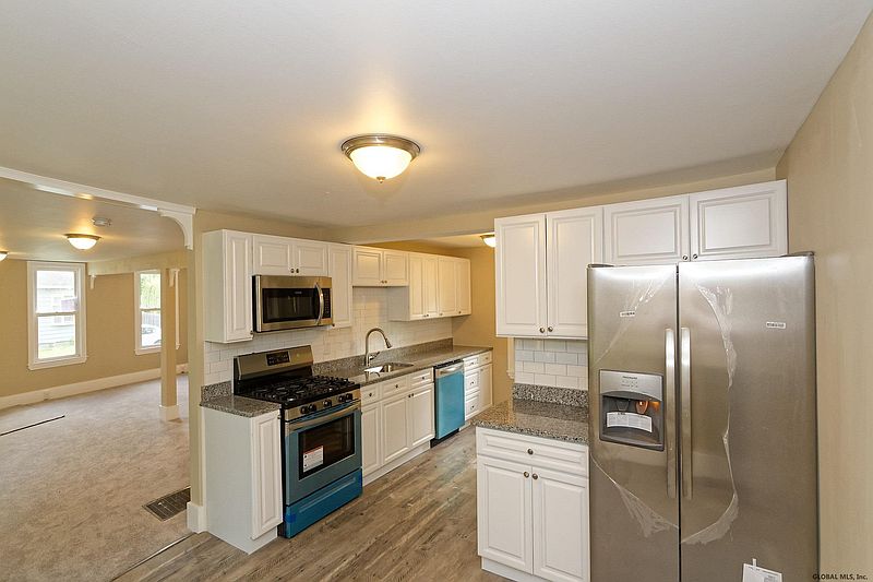 2nd image of 5 TIBBITS Place