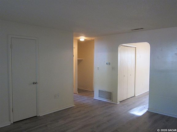 2nd image of 111 NE 21st Ter #B