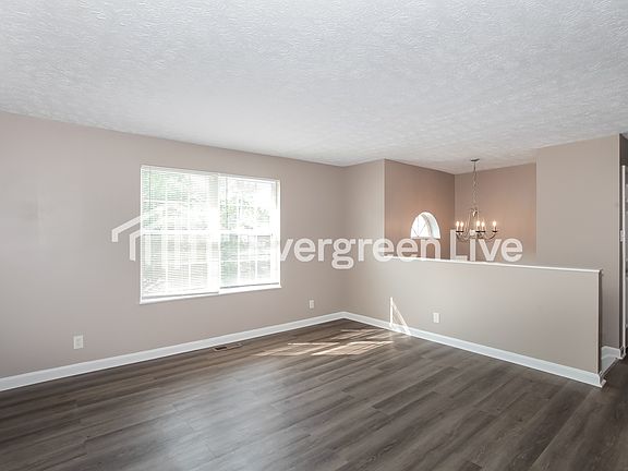 3rd image of 2206 Janes Ln