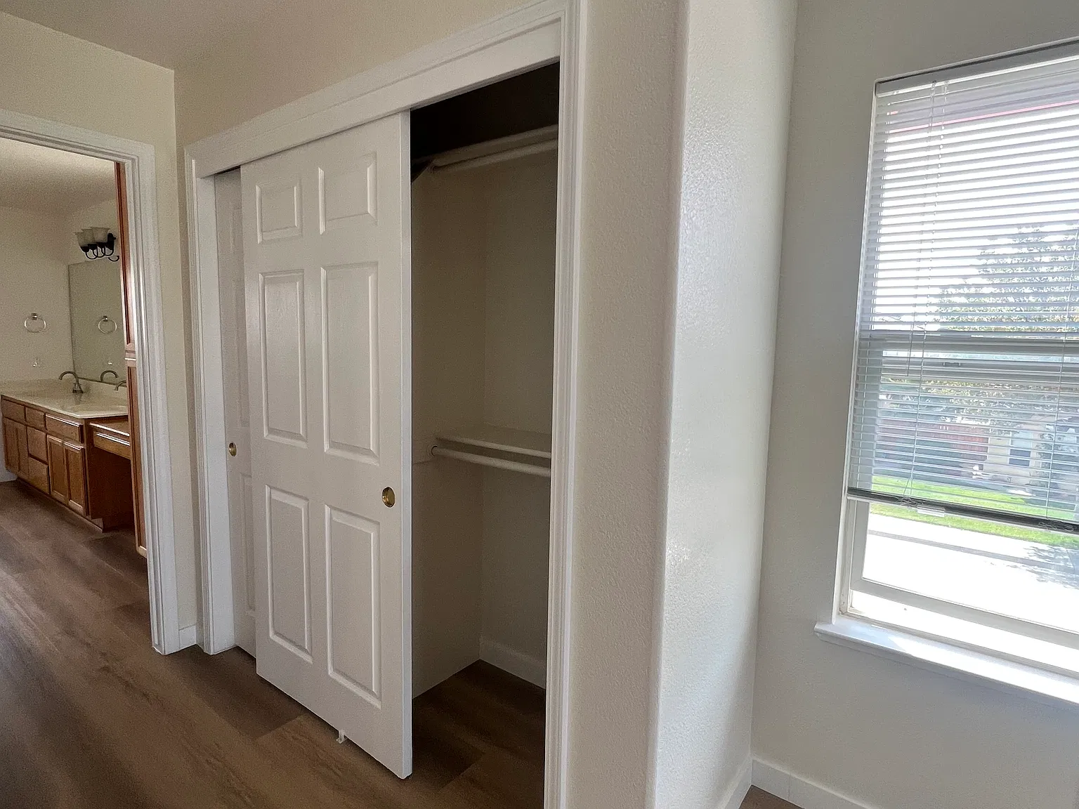 7 bed, 3635 sqft, $3,500 — Photo 4