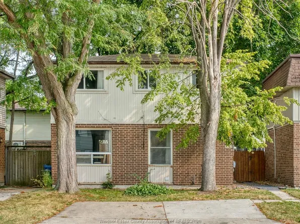 9370 Aire Ct, Windsor, ON N8S 4E6