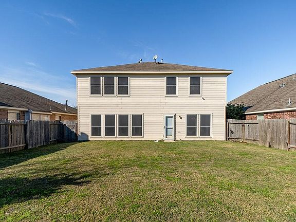 2nd image of 1519 Squire Dr