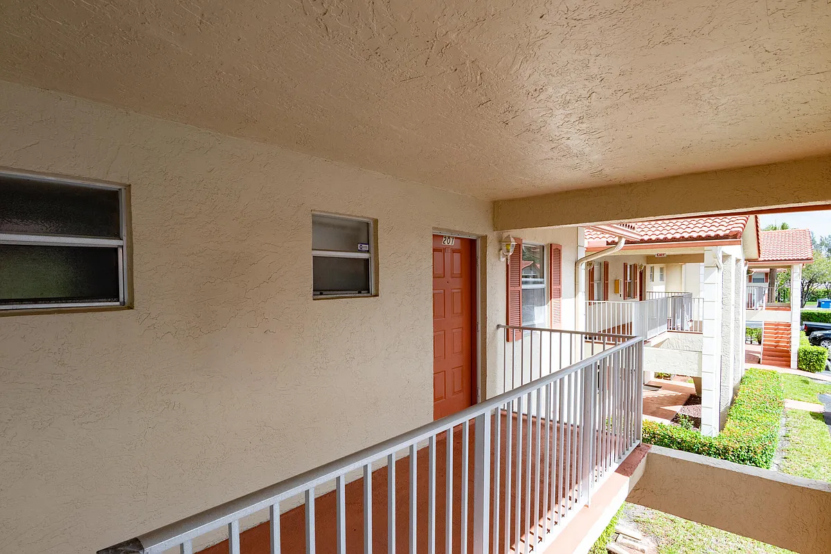 Building Photo - 3031 Holiday Springs Blvd #2017
