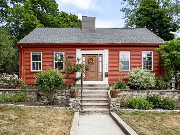 253 High St, Medford, MA 02155