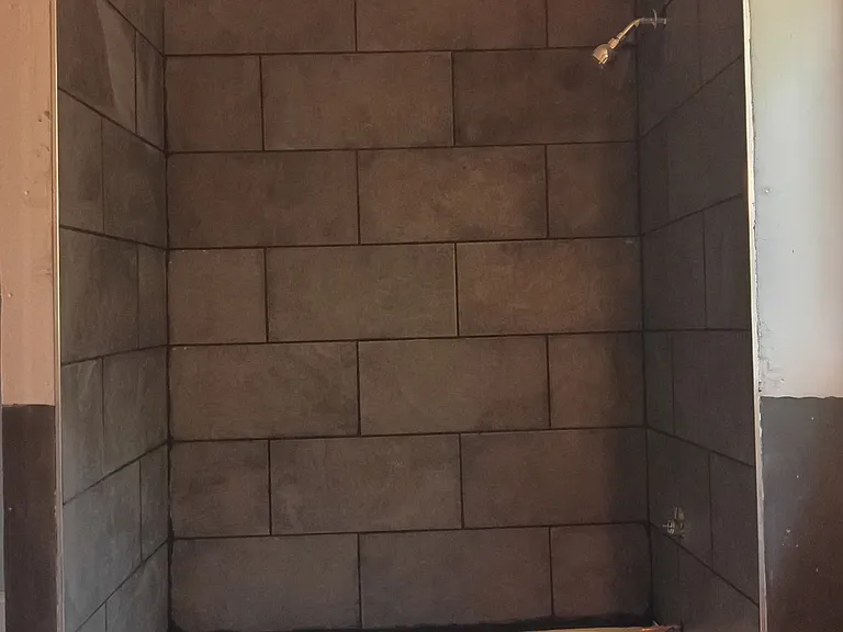 411 N Maple St — Photo 3