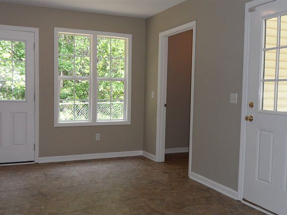 5th image of 195 Hardwood Hills Dr