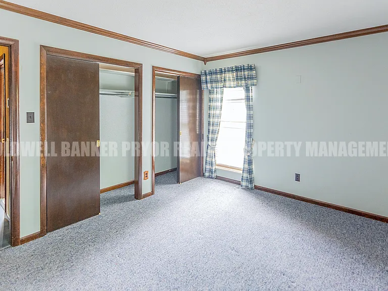 165 Lakeshore Ct — Photo 30