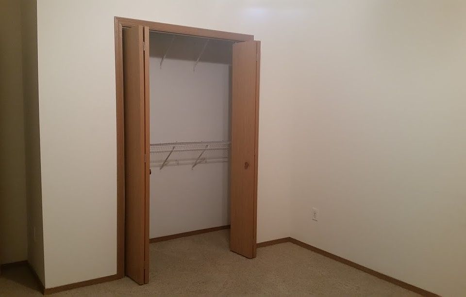 2nd image of 2401 Hampshire Dr APT 8