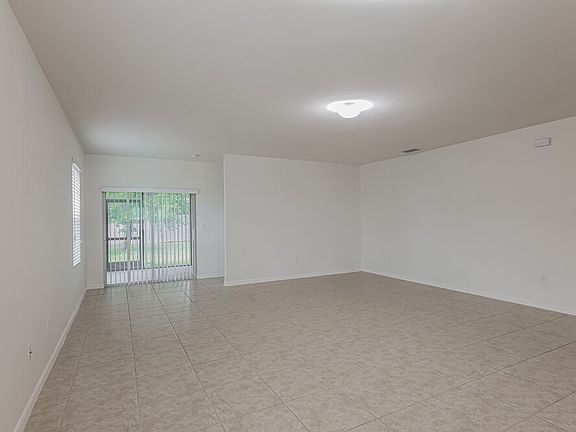 3rd image of 203 NE 9th Ave