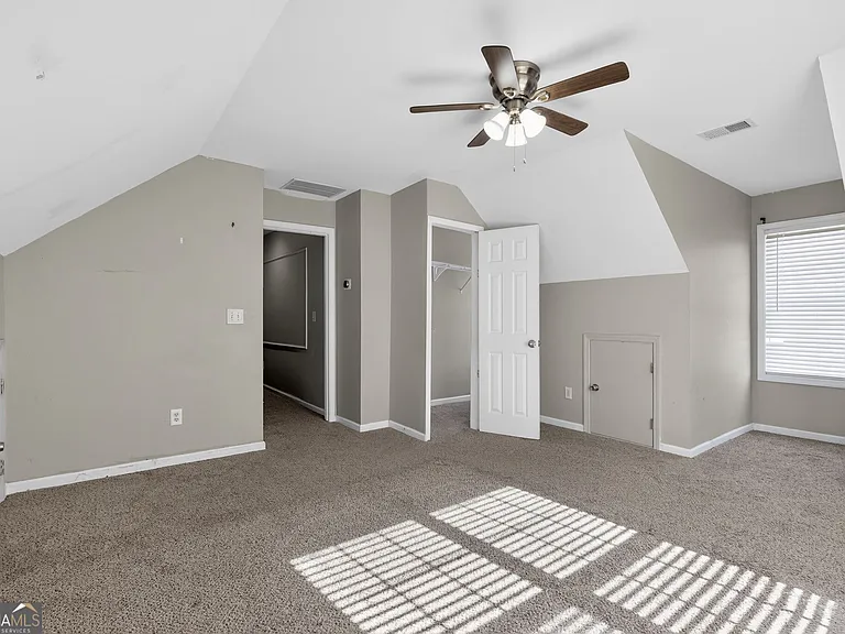 1136 Mason Lee Ave — Photo 30
