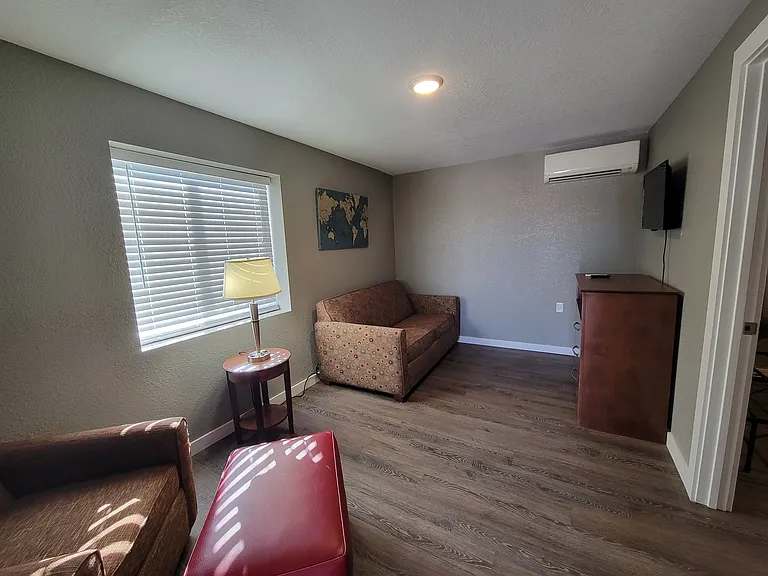 175 W 7th Ave #1 — Photo 11