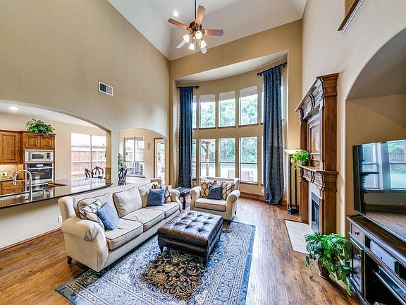 5th image of 1201 Luna Ln