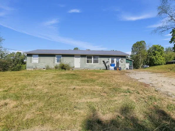 1047 W Broadway St, Wellston, OH 45692