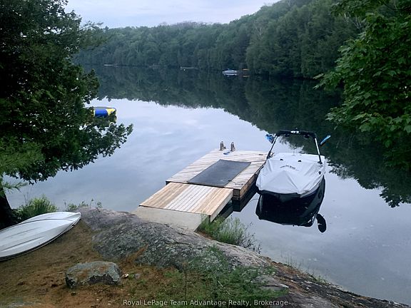 3rd image of 18 Ferris Rd