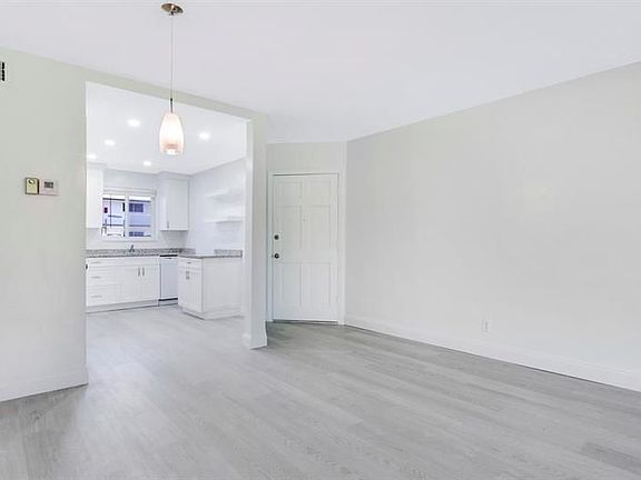 3rd image of 7 Garden St APT 103I