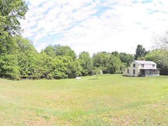 2nd image of 221 Eagle Ln