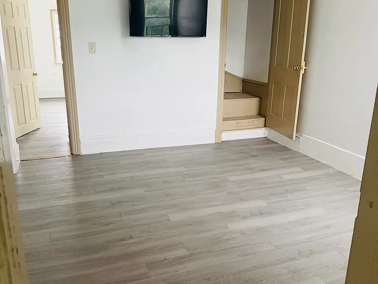 444 Lewis St — Photo 11