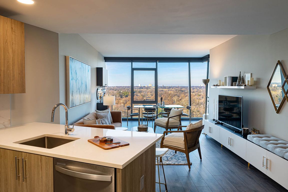 Dining/Living room