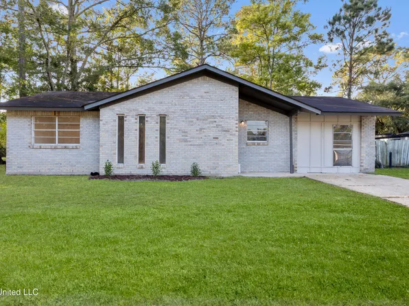 1909 University St, Gautier, MS 39553