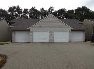 921 Minns Dr, Machesney Park, IL 61115