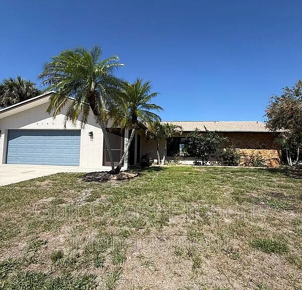 3185 Clifford St — Photo 1