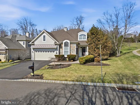 302 Blue Heron Ct, New Hope, PA 18938