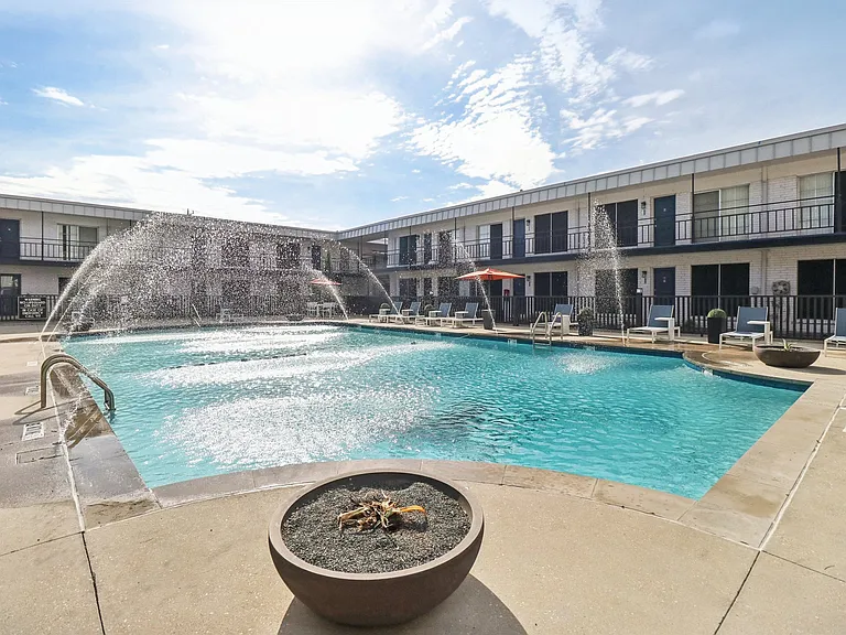 The Ashley at Bluffview Apartments — Photo 20