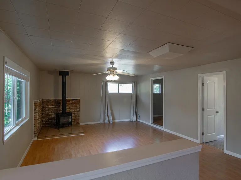 18623 Oasis Rd — Photo 9