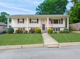 44 Bagley Ave, Cranston, RI 02920