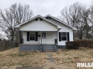 1609 Pearl St, Eldorado, IL 62930