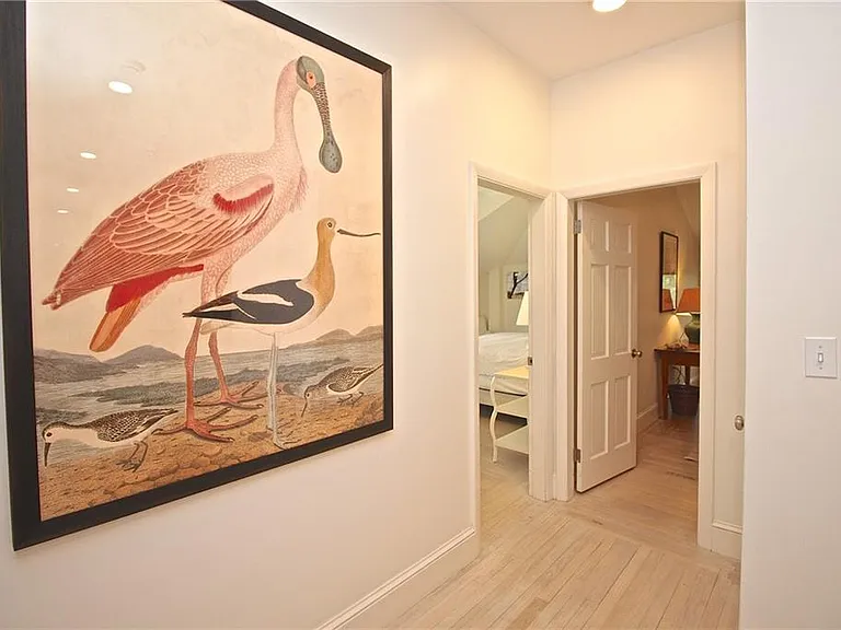 215 Coggeshall Ave — Photo 20