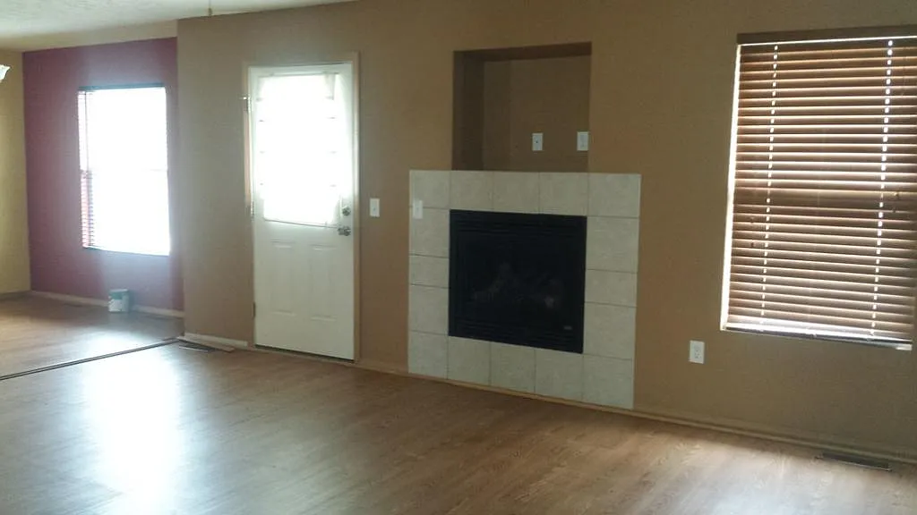 1002 Care Ave — Photo 3