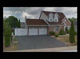 321 Little Creek Dr, Streamwood, IL 60107