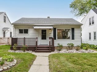 2832 N 88th St, Milwaukee, WI 53222