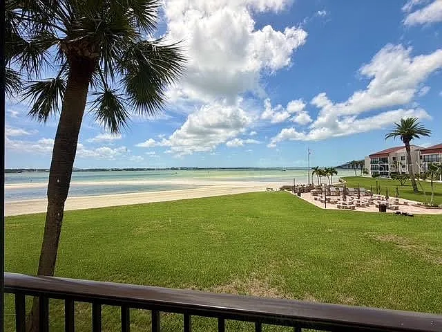865 S Gulfview Blvd #202