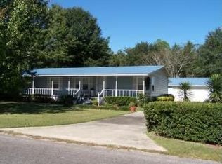 6910 Broadway St, Grand Ridge, FL 32442