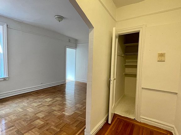 4th image of 4791 Broadway APT 4F