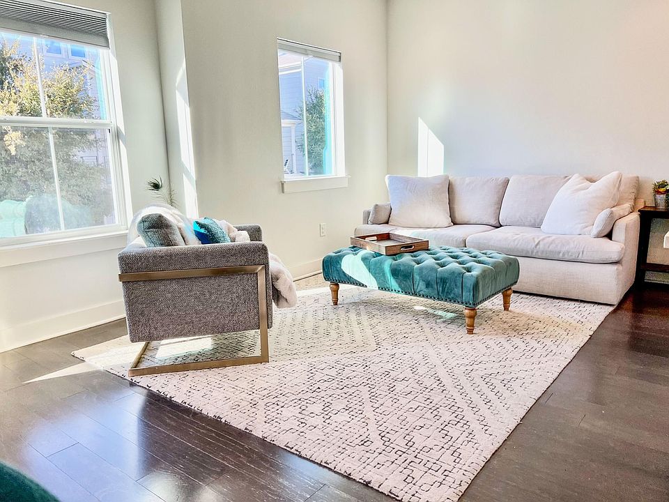 2nd Floor: Great Room