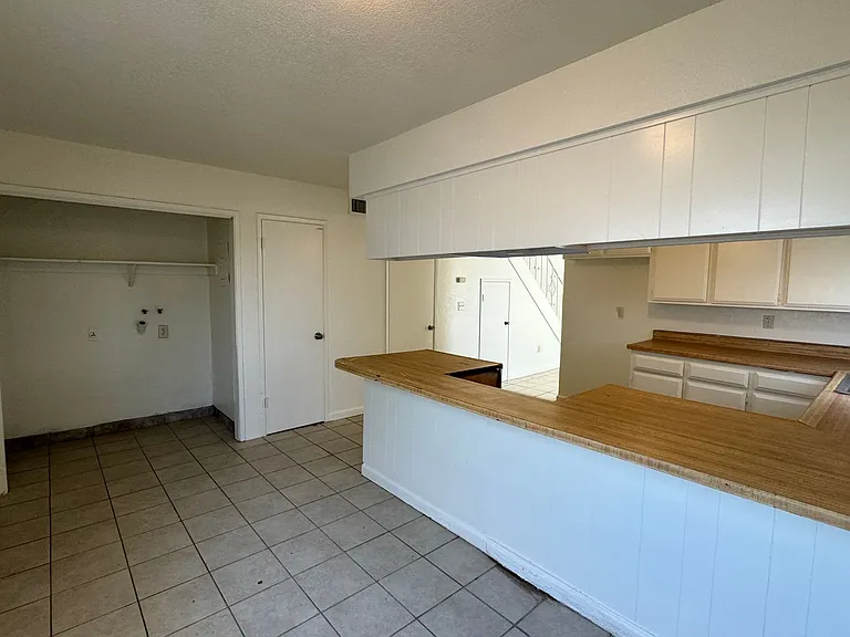 818 Wallace St — Photo 2