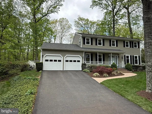 5810 Hall St, Burke, VA 22015