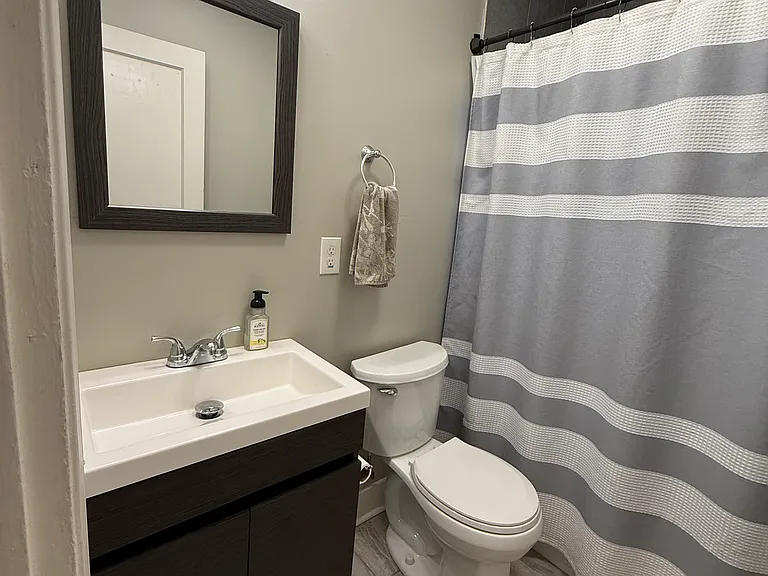 636 N Moore Rd — Photo 7